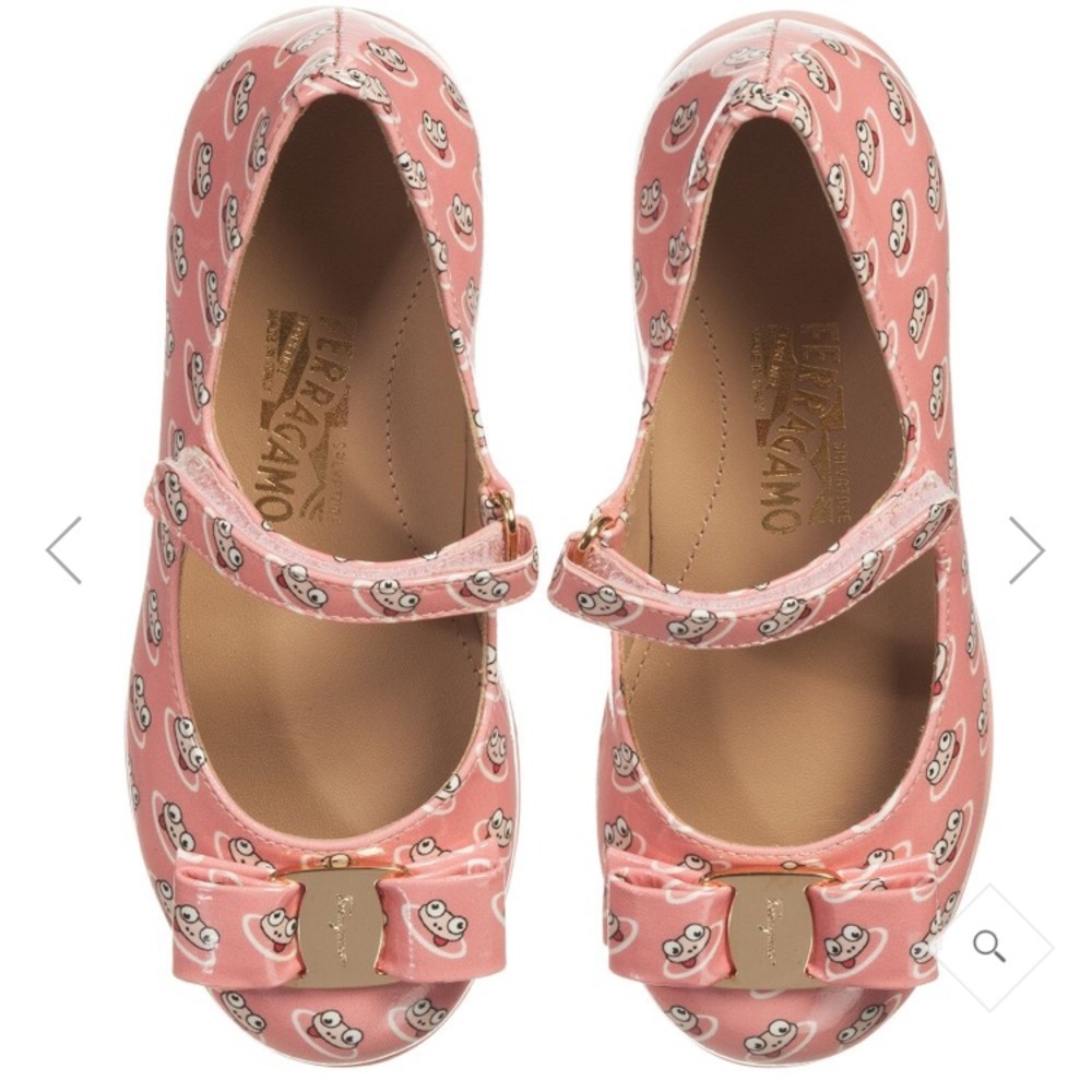 Salvatore Ferragamo girls pink frog print flats